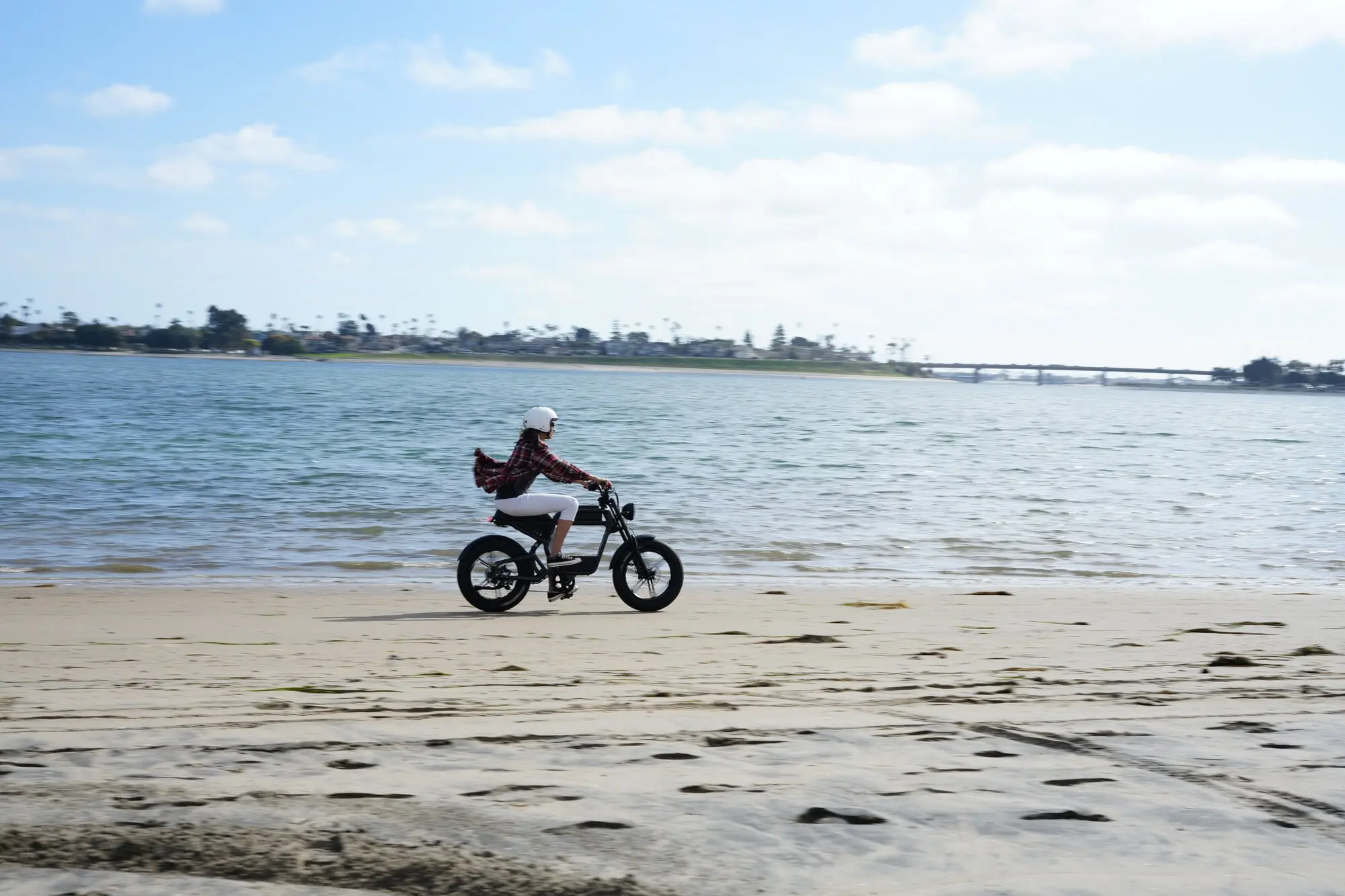 Navigating Florida’s 2026 E-Bike Updates: New 10 MPH Sidewalk Limits, Audible Signals, and Trail Access