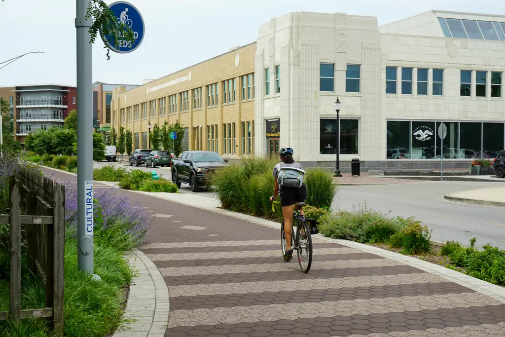 Cyclist on the Indianapolis Cultural Trail