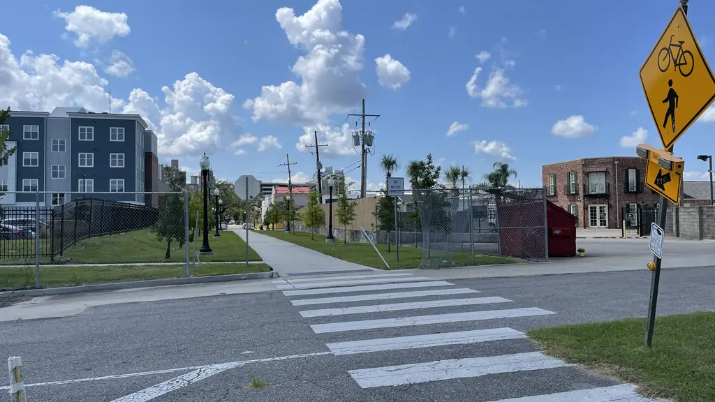 Lafitte Greenway bike path crossing in New Orleans