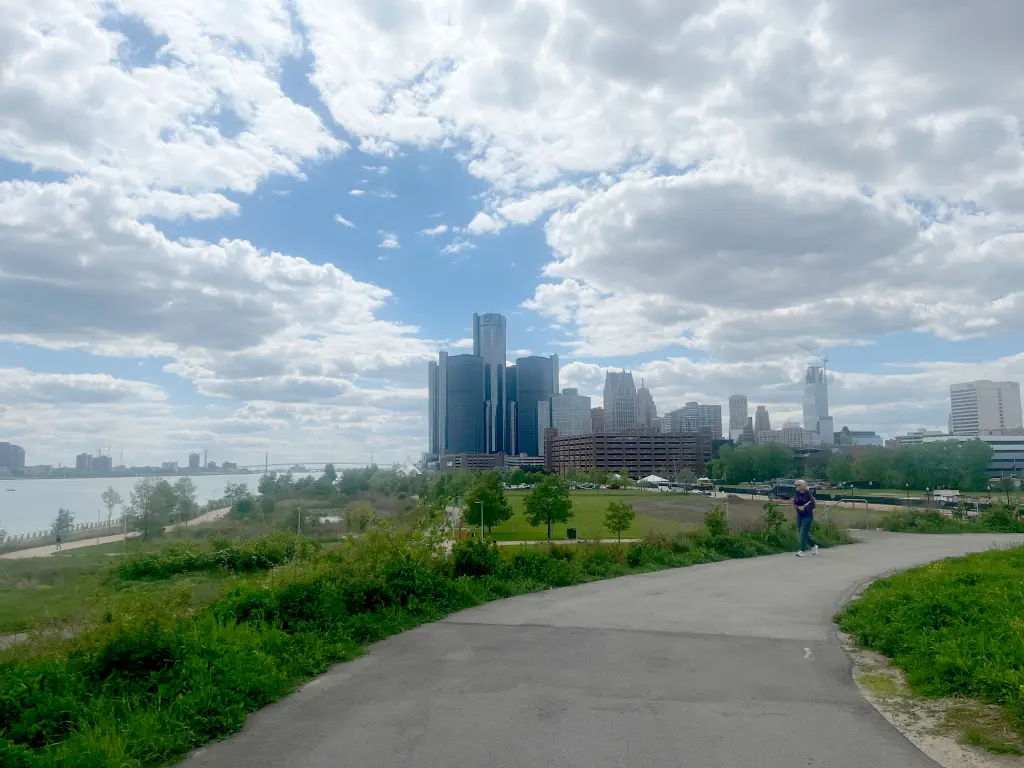 Dequindre Cut & Detroit RiverWalk Dequindre Cut & Detroit RiverWalk